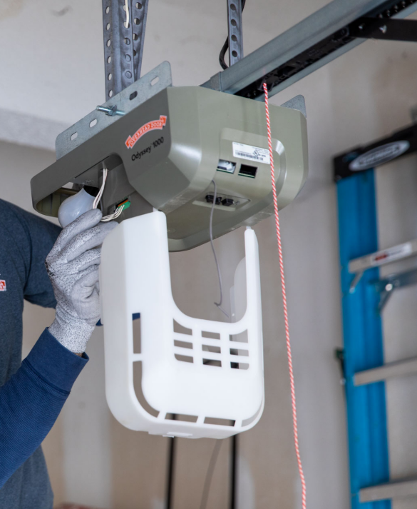 Alt text for the image: "Professional garage door opener repair service in Orlando, FL by Quick Garage Door and Gate Repair, ensuring safe and efficient operation."
